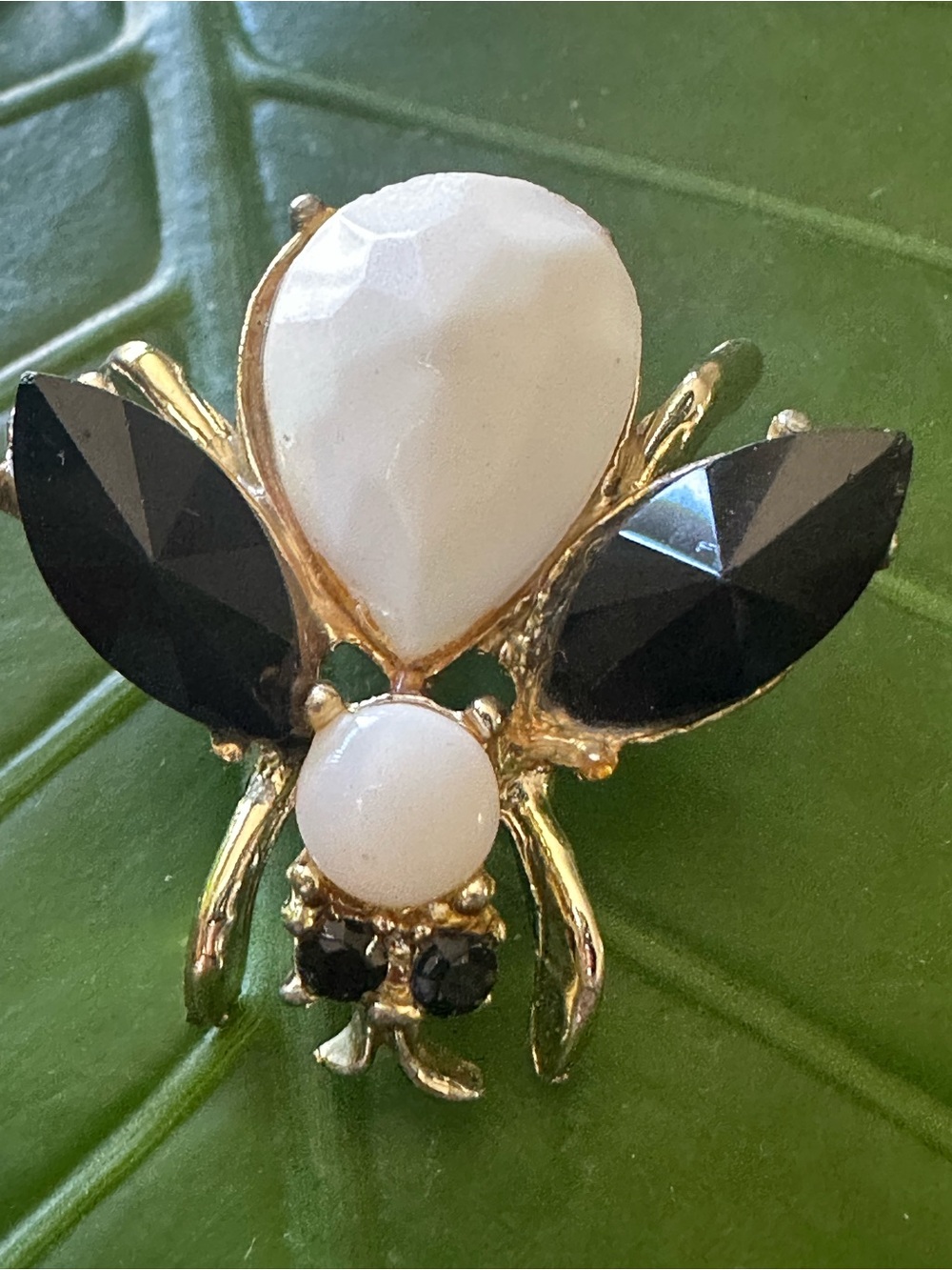 Gold tone  Bee 🐝  Brooch with White and Black Stones